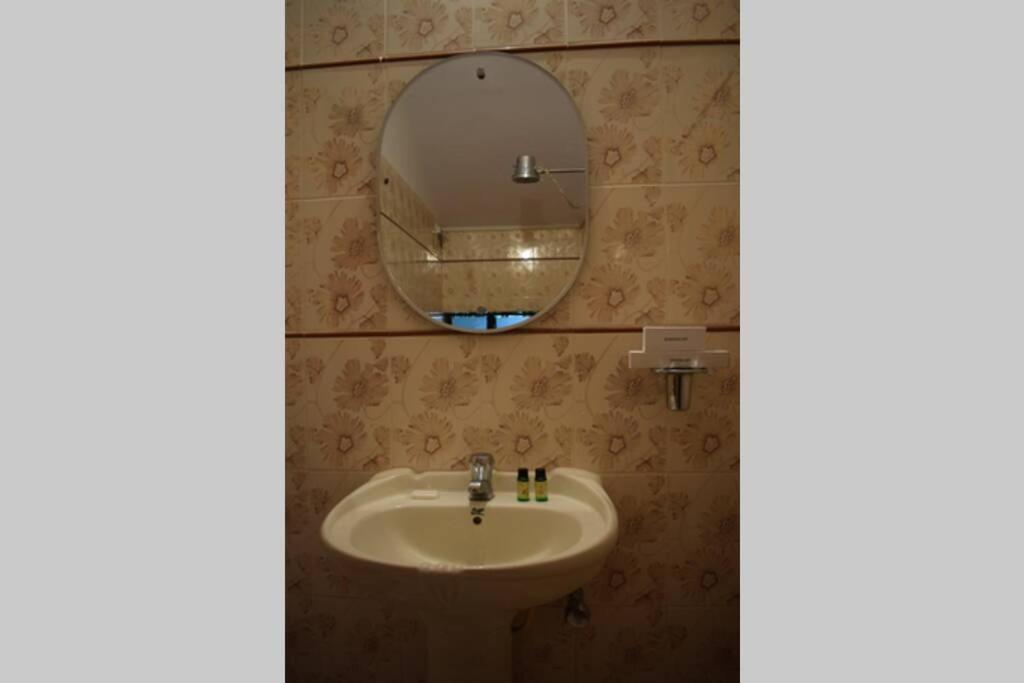 Barbosa, 2 Bhk & Luxury Near Colva, Sernabatim, Benaulim Villa *